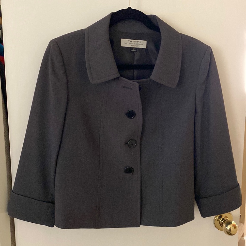 TAHARI ASL Women’s Petite Front Button Three Fourths Folded Sleeves Blazer
